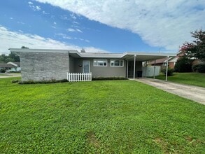 Building Photo - 2001 Hermitage Dr