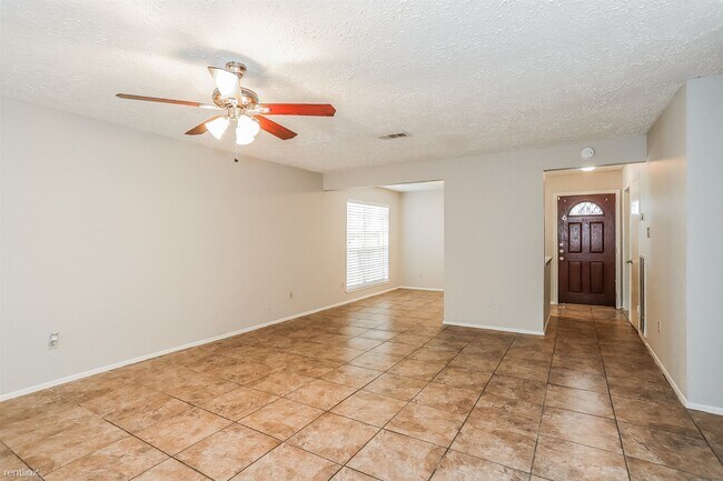Building Photo - 3 br, 2 bath House - 14214 Bateau Dr