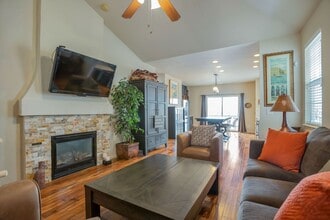 Building Photo - 2315 Broadleaf Loop