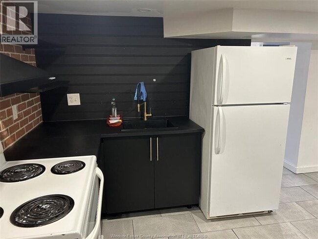 Photo du bâtiment - 1677 Betts Ave