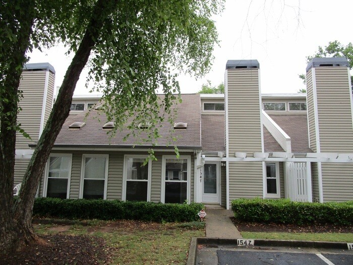 Primary Photo - 3 Bedroom/2 Bath Condo Near Avalon!