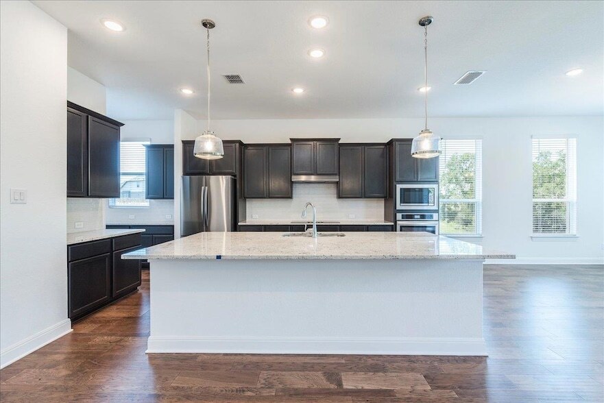 Foto principal - 144 Rocky River Rd