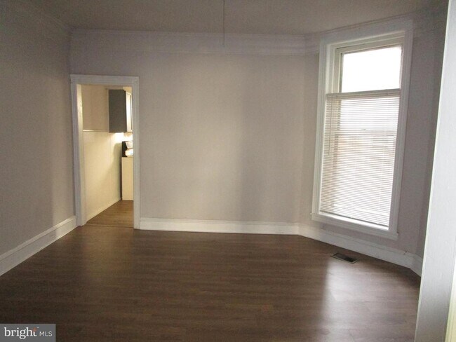 Building Photo - 153 N 60th St