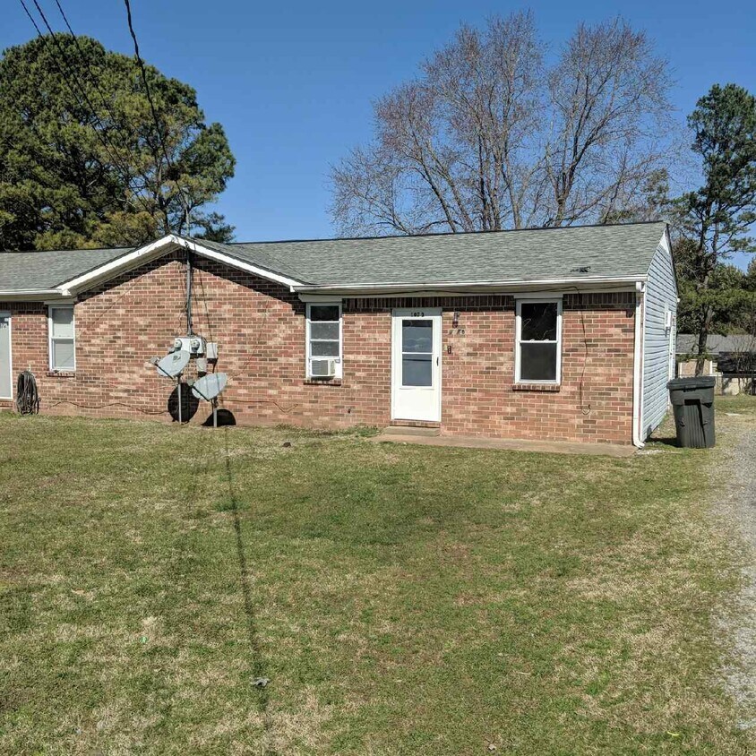Primary Photo - 107 Bandywood Ct