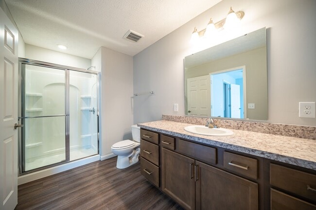 Interior Photo - Ravines at Taylor