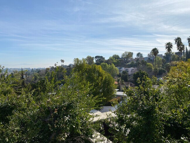 Foto del edificio - 22386 Cass Ave