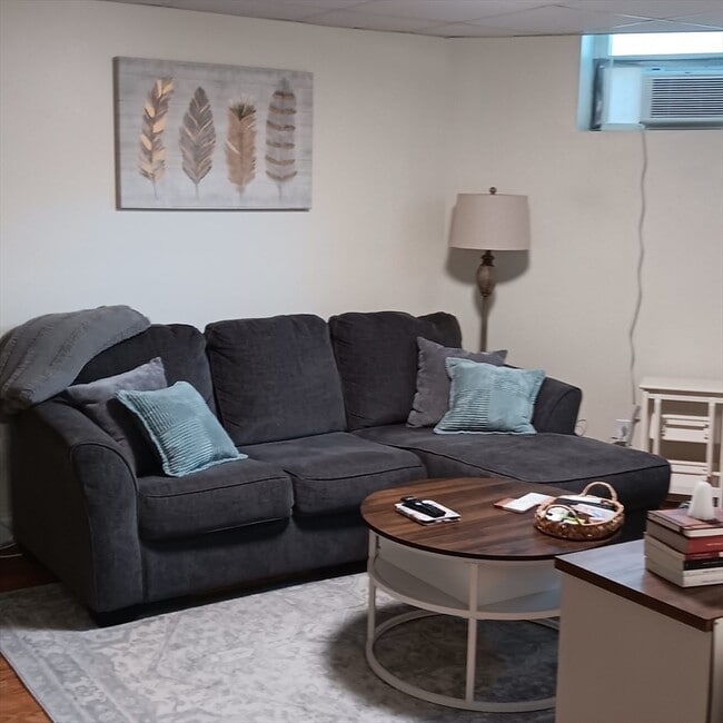 Foto del edificio - 104 S Main St