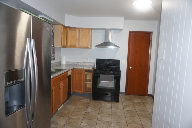 Building Photo - 1082 Trask St