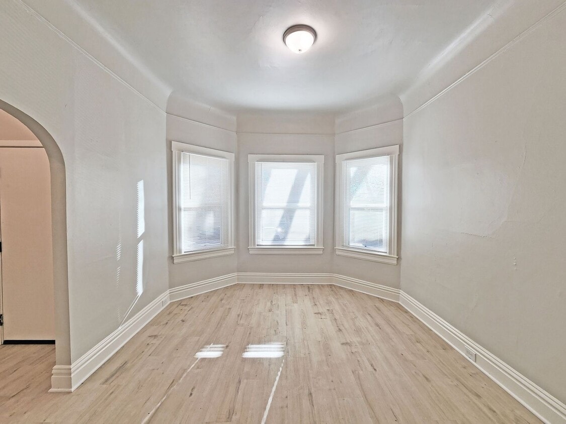 Photo - 811 V Street