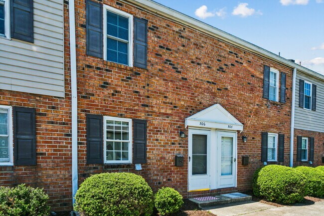 Building Photo - 506 Genneys Way