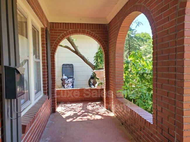 Foto del edificio - 606 NW 19th St