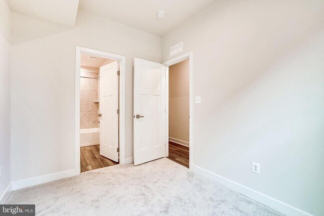 Building Photo - 2666 Jetstream Rd