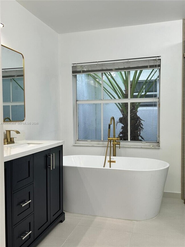 Foto del edificio - 820 NW 132nd Ct