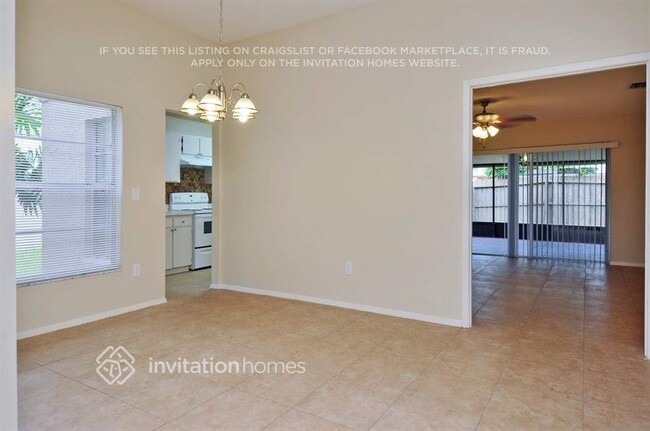 Foto del edificio - 8701 Lindenhurst Pl