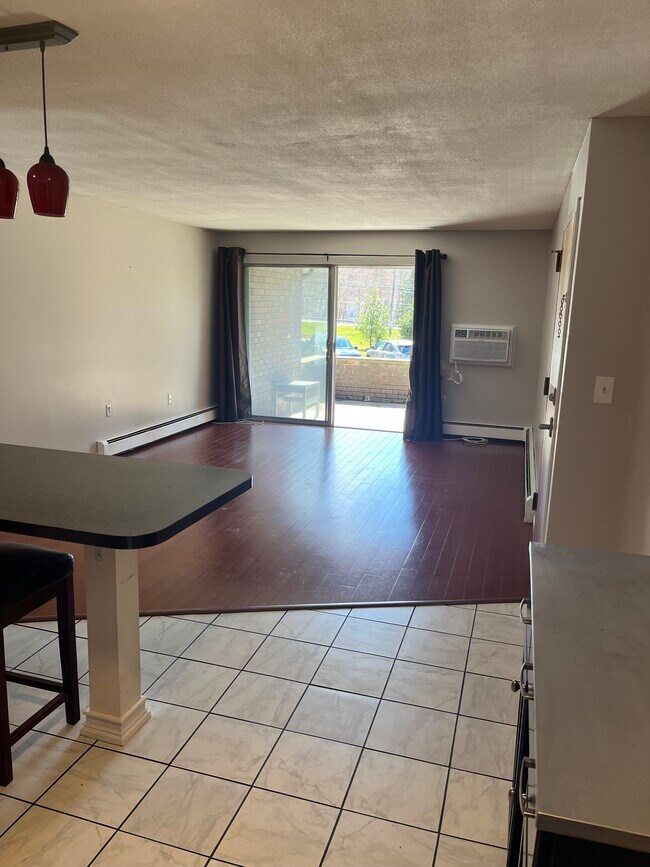 11 Rambling Brook Ln Unit B1, Glastonbury, CT 06033 Condo for Rent