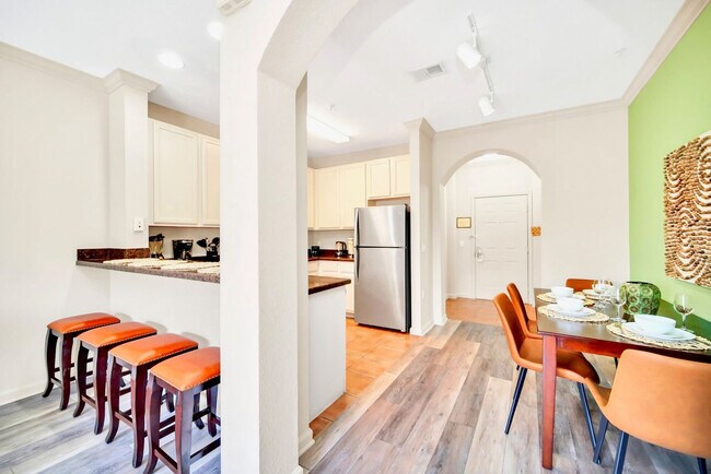 Foto del edificio - 14200 Avalon Rd