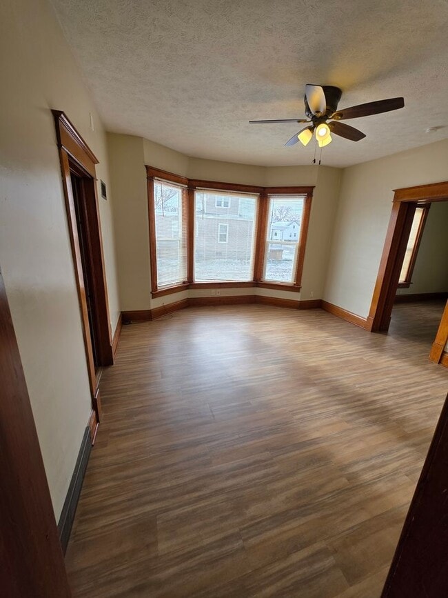 Building Photo - 209 S 9th St