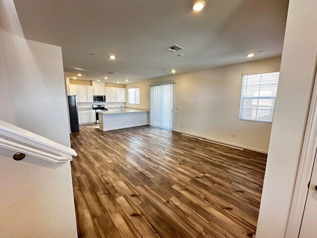 Building Photo - Brand New Inspirada Home