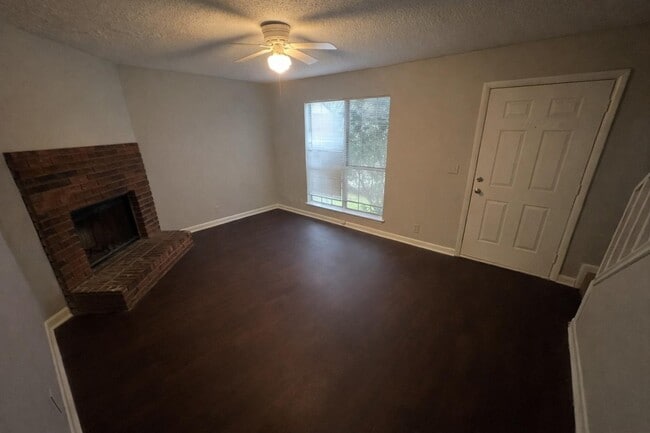 Building Photo - 818 Netherlands Dr