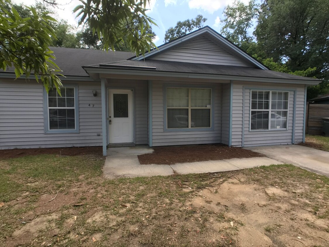 Primary Photo - Three Bedroom House on Savannah Southside