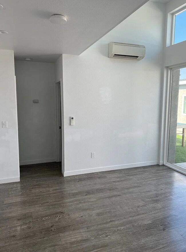 Building Photo - 4 Bedroom, 4 Bathroom Home – Ideal for Stu...