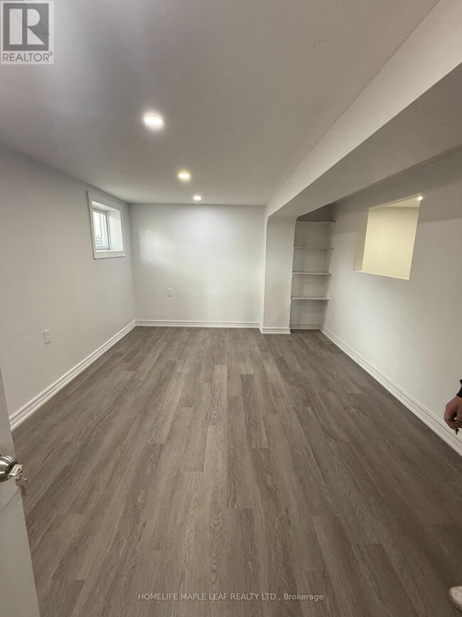Building Photo - 98 Griselda Crescent