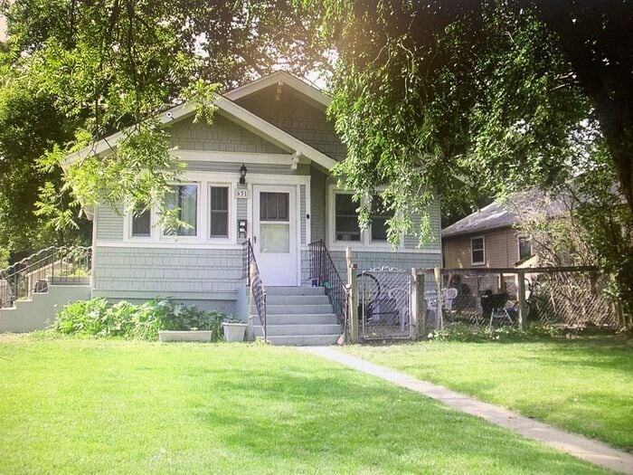 Primary Photo - 1 bedroom, 1 bath Lower Level Duplex Unit ...