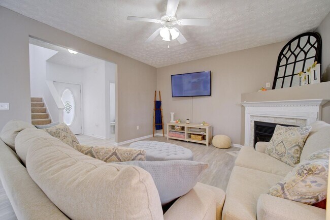 Foto del edificio - 3 Bedroom with a Fabulous Florida Room in ...