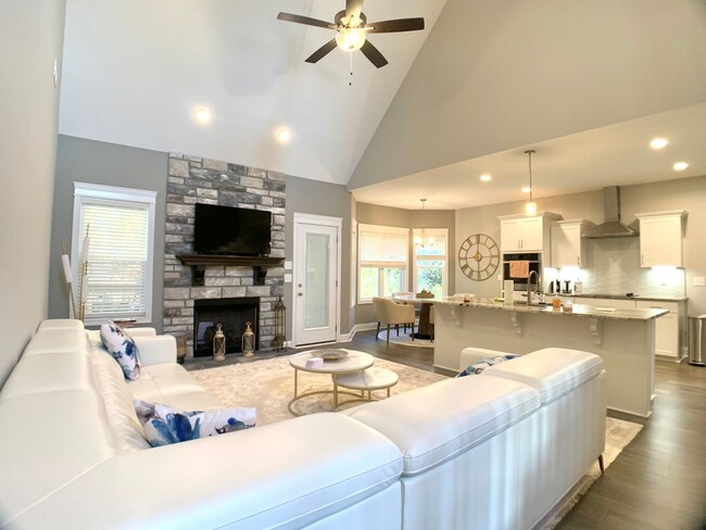 Foto del edificio - 260 Bluebriar Trace