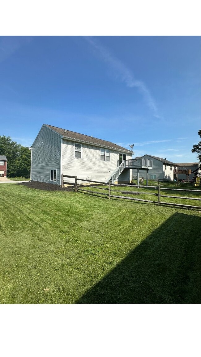 Building Photo - 6536 Oak Crest Dr