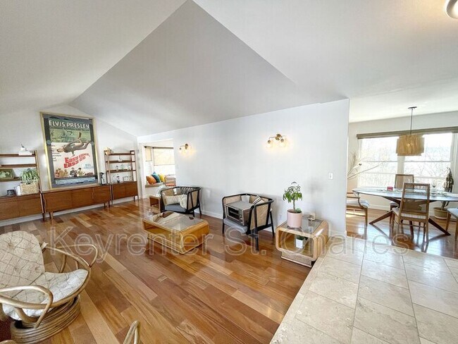 Foto del edificio - 3022 Rockwood Trail