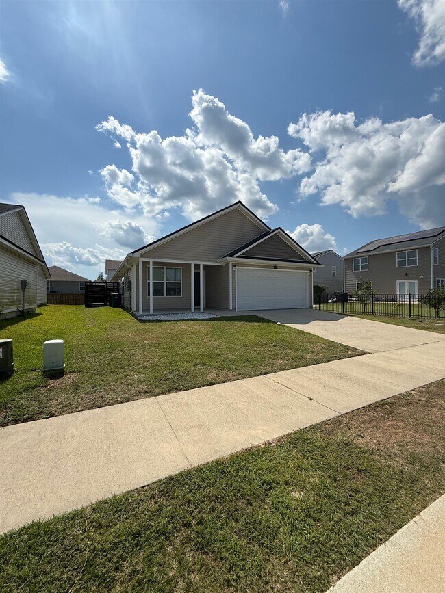 Foto del edificio - 4756 Silent Creek Ln