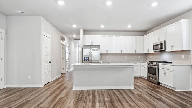 Building Photo - Limited-time offer: Reduced security deposit for well-qualified applicants. Spacious 4BR/3BA home...