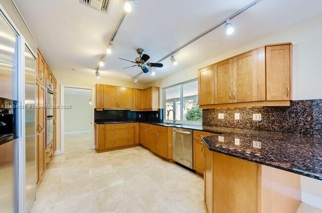 Building Photo - 11125 SW 73rd Ct