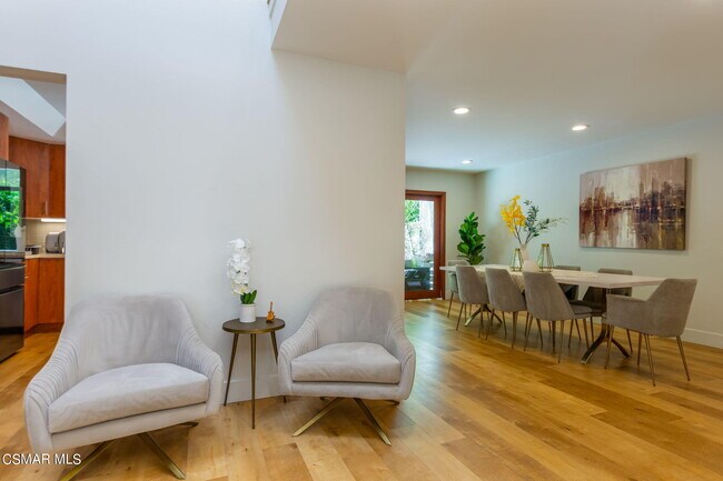 Foto del edificio - 777 N Valley Dr