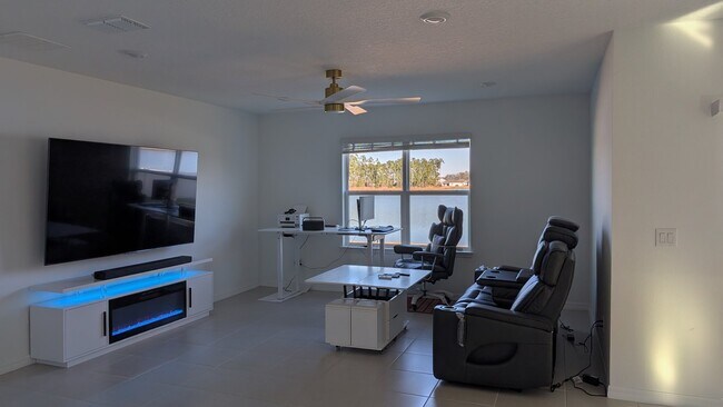 Foto del edificio - 3830 Capri Coast Dr