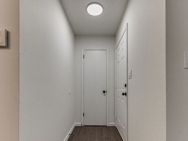 Foto del edificio - 1913 N Moulton Ct