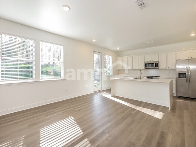 Building Photo - 1539 Aquamarine Dr