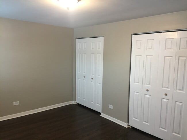 bedroom - 11801 S Kedzie Ave