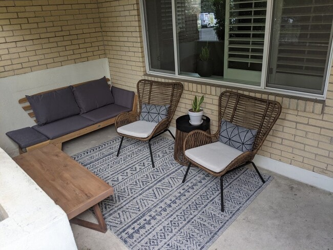 Foto del edificio - Beautiful Avenues Condo!!!