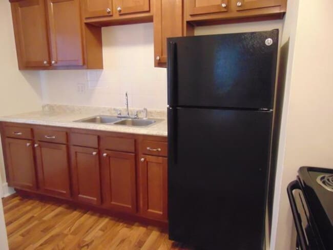 Building Photo - 253 Wilcox St