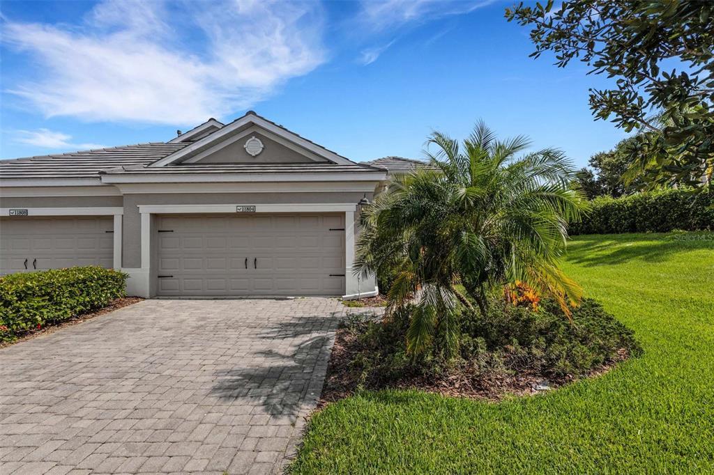 Foto principal - 11804 Sawgrass Lake Terrace