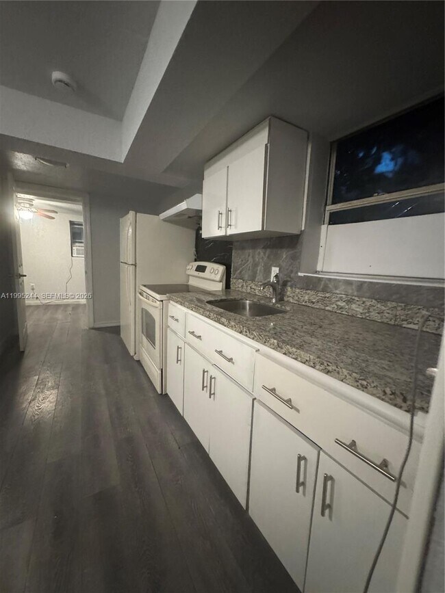 Foto del edificio - 7802 NW 8th Ave