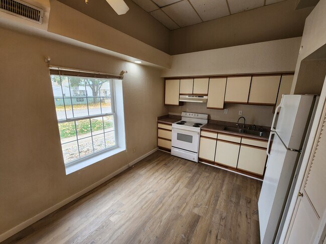 Foto del edificio - 215 W Hazel