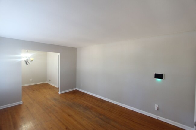 Foto del edificio - 3 Bedroom, 1 Bath!  New on the Market and ...