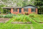 Primary Photo - Gardening Enthusiasts 3 Bedroom 2Bath Drea...
