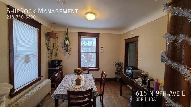 Foto del edificio - 615 N 9th Ave E