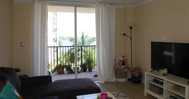 Foto del edificio - 1801 N Flagler Dr