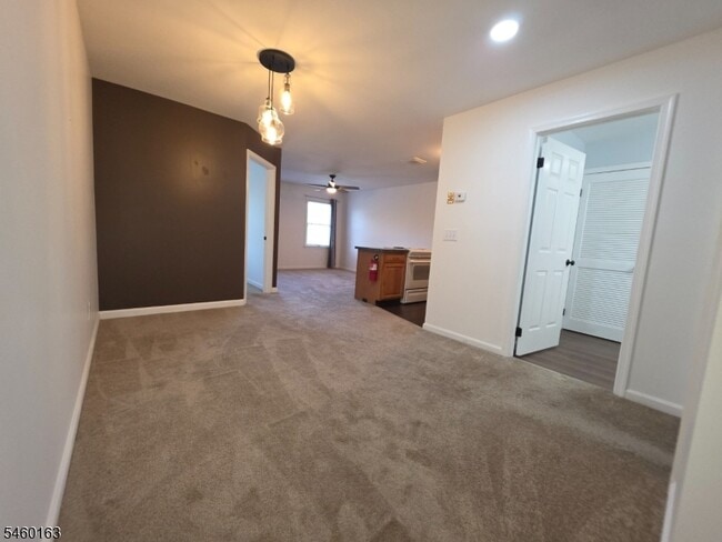 Building Photo - 272 US-206