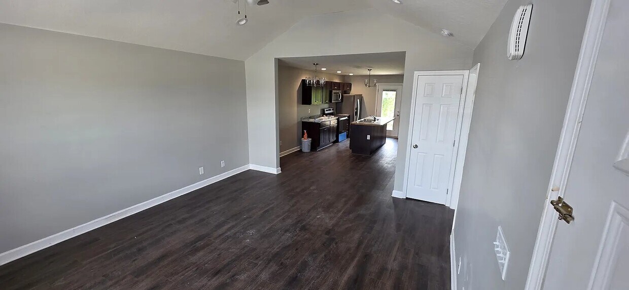 Foto del edificio - 285 Creekwood Ave